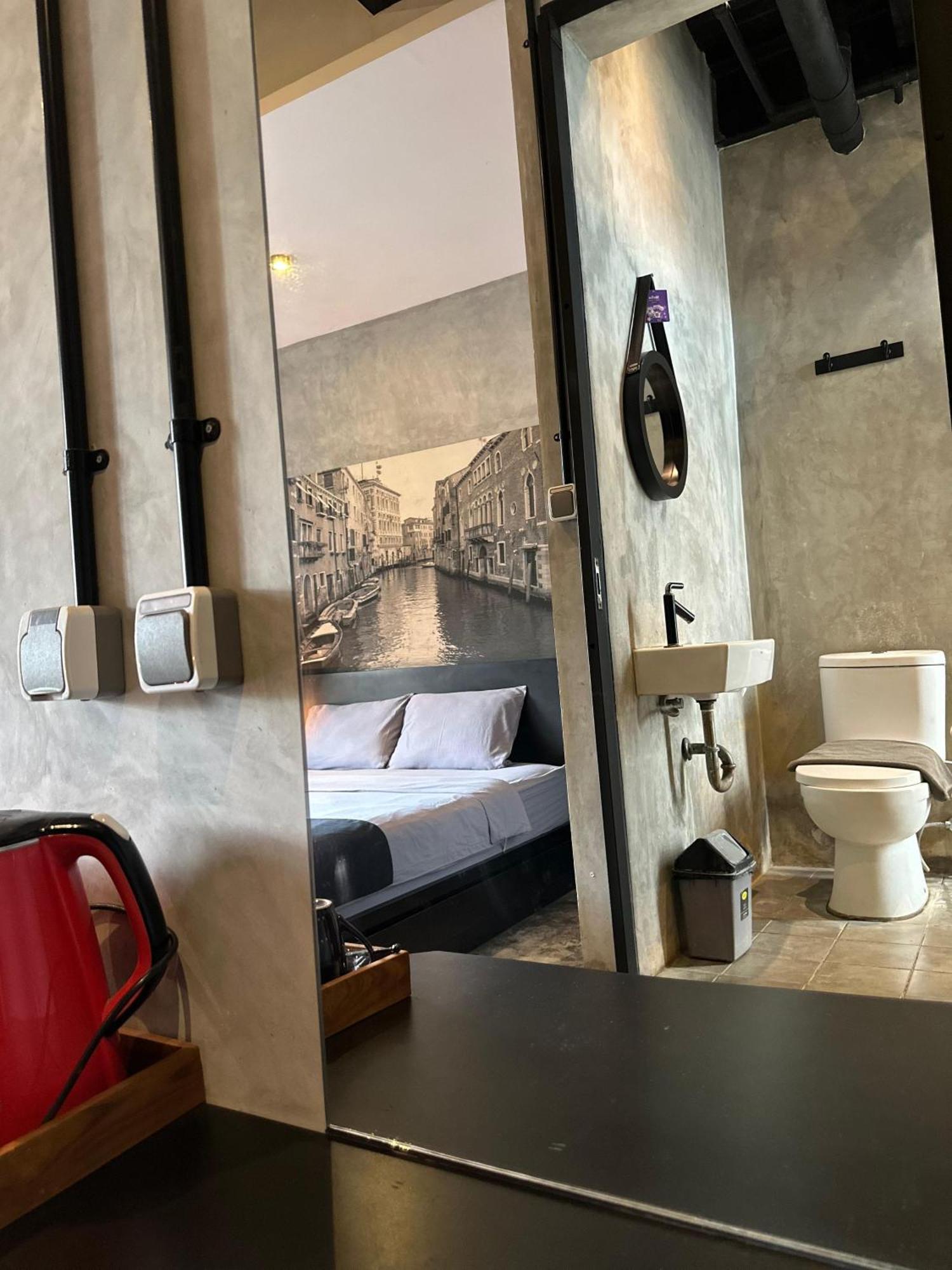 Nava One Hotel Semarang Eksteriør billede